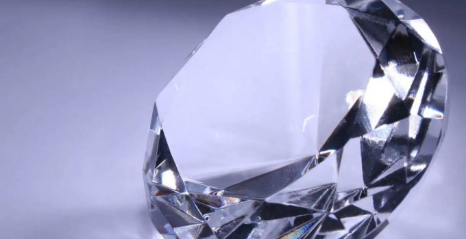 6 Best Diamond Alternatives for Engagement Rings