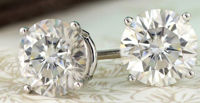 5 Best Settings for Diamond Stud Earrings