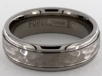 Titanium 7mm Comfort-Fit Hammered Finish Design Ring