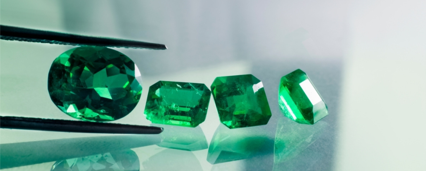 Emerald vs. Jade: Which is Better?