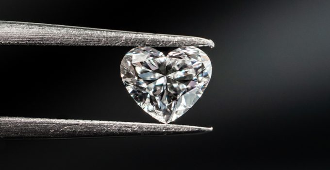 Heart Cut Diamond Guide (What You Should Know Before Buying)